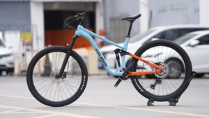 Bicicleta de Montaña Shimano M6100 de Aleación de Aluminio con Frenos de Disco de 12 Velocidades, Suspensión Completa, <span class=keywords><strong>Horquilla</strong></span> de Suspensión <span class=keywords><strong>ROCKSHOX</strong></span>, Ruedas de 29 Pulgadas - Product Image 2