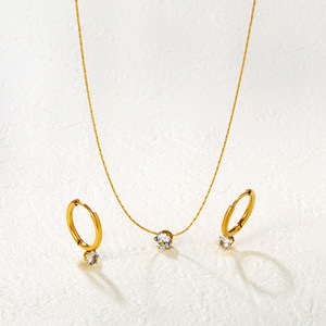 Conjunto de collar con colgante de cristal chapado en oro y pendientes de aro para mujer, joyería fina para uso diario - Product Image 1