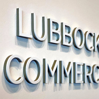 Lettres acryliques 3D double couche avec noyau de couleur pour boutique, présentoir d'hôtel de luxe et bureau d'entreprise