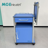 Table de chevet d'hôpital moderne en HPL, étanche et facile à nettoyer, avec table à manger réglable, tiroirs et rangements pour les chambres et les salles de patients