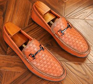 รองเท้าโลฟเฟอร์แบบสวมสำหรับผู้ชาย คุณภาพสูง น้ำหนักเบา แฟชั่นหรูหรา สไตล์ลำลอง เหมาะสำหรับใส่กลางแจ้ง หนังแท้สไตล์เรโทร สำหรับฤดูใบไม้ผลิ - Product Image 2