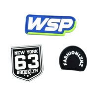Étiquettes de vêtements personnalisées en PVC souple, patch cousu, logo en caoutchouc 3D en relief, étiquettes de marque personnalisées, gravure imprimée en rouleau, vêtement