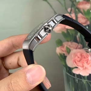 นาฬิกาข้อมือผู้ชายหรูหรา RM 67-01 รุ่นบางเฉียบ ตัวเรือนไทเทเนียม หน้าปัดเปลือย ดีไซน์เนอร์ นาฬิกาจักรกล - Product Image 3