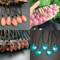 Collier Pendentif en Cristal Naturel Guérisseur Fait Main avec Cordon en Cuir et Pierres Précieuses pour Femmes et Hommes, Bijou Spirituel, Cadeau