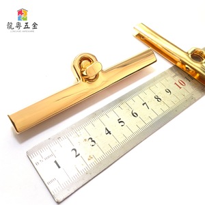 Longyue Hardware Long Leather Buckle 9.5Cm Clip en métal doré clair pour sacs, sacs à main, sacs à bandoulière - Product Image 2