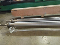Cylindre de plaque d'impression flexographique usiné avec précision en alliage d'aluminium chromé dur, lignes de découpe personnalisées disponibles