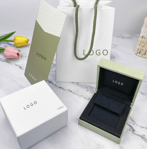 Marque classique peau de daim trèfle boîte carrée boîte à bijoux fermeture magnétique stockage à la mode pour Bracelets bagues colliers cadeau - Product Image 2