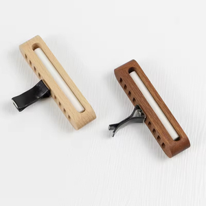 Handgefertigte Autoaromatherapie Neue Mode hölzerner Auto-Lufterfrischer Diffusor-Konditionierer Lüftungsclip-Duft - Product Image 4