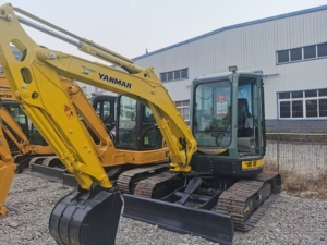 Mini-excavatrice sur chenilles Yanmar Vio55 CE d'occasion populaire de haute qualité, 5,5 tonnes, avec moteur, réducteur et accessoire de préhension (pouce) - Product Image 2