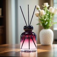 Diffuseur de roseaux suspendus à la vanille de la meilleure qualité du fabricant chinois 100ml Parfum de maison de luxe Bouteille d'huile de rotin liquide Voiture stockée