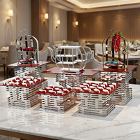 Matériel de restauration : Présentoirs à desserts miroir, rehausseurs de nourriture, tables à desserts en acrylique, fournitures hôtelières pour buffet