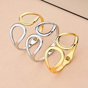 สินค้าใหม่ที่ทันสมัยเปิดตัวแหวนกลวงรูปเรขาคณิตชุบทองพร้อมสร้อยข้อมือปรับได้ - Product Image 2