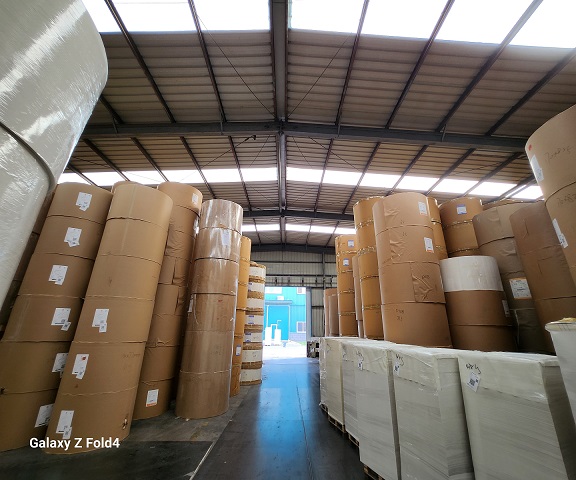 China Factory Virgin Craft Paper Raw Material Reel Cardboard Paper Tube Core Natural Brown Kraft Paper Roll