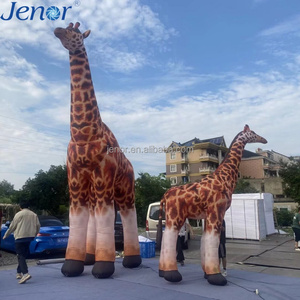La Jirafa Inflable se Puede Personalizar para Uso en Zoológicos, Circo, Fiestas o como Decoración Publicitaria - Product Image 2