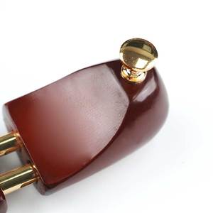 調整可能なシダーウッドシューズ最後のソリッドレザーシューシェイパー塗装表面付き木製シューストレッチャー効果的な保護 - Product Image 4