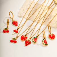 Ensemble de boucles d'oreilles et collier MaiNa en acier inoxydable avec motif de fruits (fraise, pastèque), bijoux mignons pour filles, décontractés, pour les fêtes, rouge, doux
