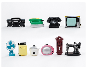 Série d'accessoires vintage pour maison de poupée : téléphone, radio, machine à coudre, électroménager, décorations DIY, petits ornements de bureau - Product Image 3