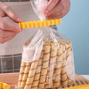 12pcs French Fries Sealing <b>Clip</b> Fridge Magnet Snacks Sealing <b>Clip</b> Food Small <b>Clip</b> Kitchen Plastic Bag Seasoning Sealing Strip - Product Image 2