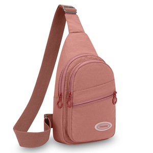 Sac de poitrine unisexe en polyester avec fermeture éclair, sac bandoulière décontracté pour usage quotidien, design multi-poches coloré, sacs de poitrine imperméables pour hommes - Product Image 4
