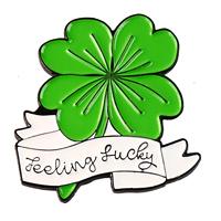 Offre Spéciale nouvelles épingles en émail à quatre feuilles en gros LOGO personnalisé Saint Patrick trèfle sentiment chanceux vert irlandais émail épinglette