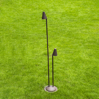 Ahorro de energía LED Solar al aire libre jardín Spike Light Enchufe de tierra de doble cabeza Cuerpo de aluminio Clasificación IP65 Fuente de alimentación eléctrica
