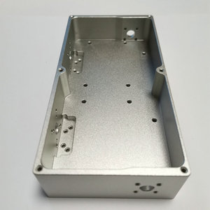Armoire d'équipement en aluminium usinée CNC avec surface anodisée pour applications de communication 5G et de fibre optique - Product Image 1