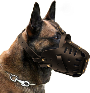 Muselière en cuir pour <span class=keywords><strong>chien</strong></span>, respirante, réglable, anti-morsure et anti-aboiement, pour chiens <span class=keywords><strong>de</strong></span> taille moyenne/grande, en stock aux États-Unis - Product Image 1