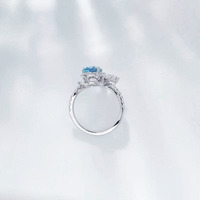Bague pour femme en or blanc 18 carats avec diamant de laboratoire bleu taille poire, design estival frais et transparent, effet rêve océanique