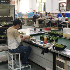Ligne de production efficace pour la fabrication de chaussures Convoyeur à bande Sneaker Assembly Machine - Product Image 1