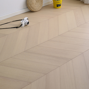 Parquet en bois d'ingénierie AVANTIMORA peint à la main, grade CE AB, 14mm 12mm 16mm, multicouche, noyer, système clic, motif chevron ondulé, pour hôtels et complexes hôteliers - Product Image 1