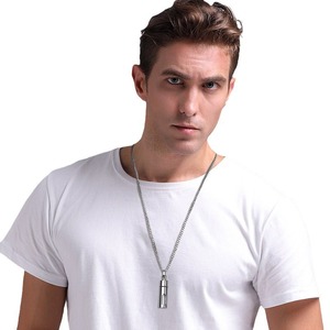 <span class=keywords><strong>Acero</strong></span> 316L con Revestimiento PVD <span class=keywords><strong>de</strong></span> Oro <span class=keywords><strong>de</strong></span> 18K, Resistente al Agua y al Deslustre | Colgante Unisex con Forma <span class=keywords><strong>de</strong></span> Botella <span class=keywords><strong>de</strong></span> Perfume y Pedrería | Cadena <span class=keywords><strong>de</strong></span> Eslabones Estilo Punk, Regalo Cristiano - Product Image 5