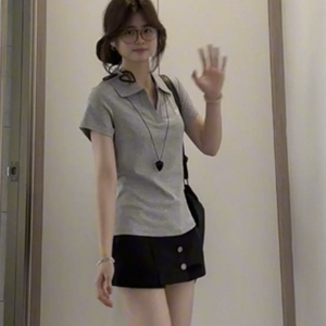 เสื้อแขนสั้นผู้หญิงผ้าฝ้ายผสมใยไผ่ถักสีเทา ระบายอากาศได้ดี สวมใส่สบาย สีพื้น คอวี ความยาวปกติ - Product Image 3
