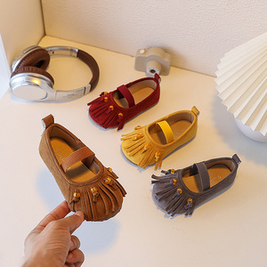 Nouvelle Arrivée 2026 – Mocassins Coréens à Semelle Souple pour Filles, Chaussures Rétro pour Enfants, Chaussures à Pompons pour Bébés - Product Image 1