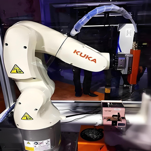 Robot industriel 6 axes KR 6 R700, charge utile 6 kg, portée 706,7 mm, manutention et assemblage de matériaux, indice de protection IP54, KR Compact - Product Image 3