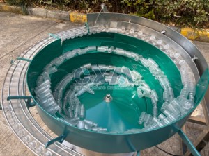 Machine de remplissage automatique électrique de table contrôlée par PLC 10ml 15ml 30ml 100ml Machine de remplissage d'huile de sérum de peau de sirop avec 1 an de garantie - Product Image 2