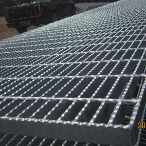 <span class=keywords><strong>Plaque</strong></span> de caillebotis en acier personnalisée 1M x 1M Grille dentelée en acier pour égouttage Couvertures de tranchées Caillebotis en acier à carreaux - Product Image 1