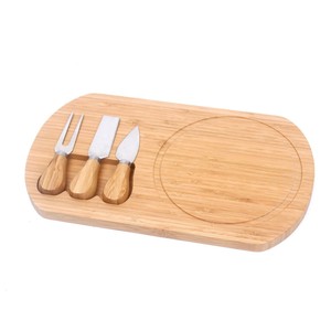 Planche à fromage en bambou avec 3 outils en acier inoxydable 33,5x19x1,5 cm pour usage en cuisine - Product Image 1