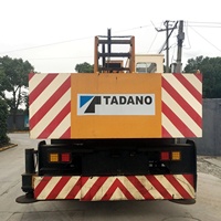 Grue mobile sur camion TADANO TL300E d'occasion de 30 tonnes avec système hydraulique d'origine, flèche complète de 33,5 m pour travaux de levage en construction