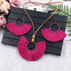 Conjunto de collar y pendientes con borlas, estilo bohemio, forma de abanico rosa, joyería para mujer, accesorios de moda para fiesta - Product Image 1