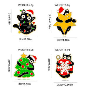 Épinglette en métal en alliage de zinc en forme de chat noir mignon, impression typographique, forme personnalisée, pour Noël, vente en gros - Product Image 3