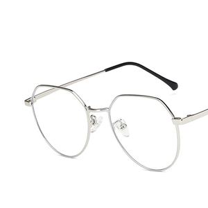 نظارات فنية لطيفة ذات قيمة جمالية عالية الأكثر مبيعًا إطار نظارات لقصر النظر مضادة للضوء الأزرق - Product Image 4
