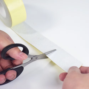 HONGFU Cinta de alfombra de alta viscosidad Etiqueta autoadhesiva Extraíble Acrílico activado por agua de un solo lado Sin residuos Antideslizante - Product Image 5