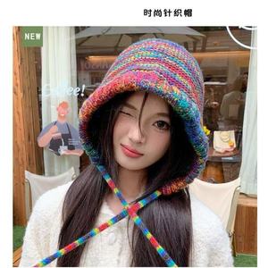 Gorro de punto con degradado de arcoíris Xi Boyu con correas ajustables, estilo cálido de invierno para mujer - Product Image 2