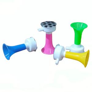 Silbato de Trompeta de Plástico Pequeño, Corneta de Fútbol para Niños, Mini Regalos Promocionales para Fiestas - Product Image 2