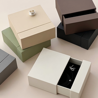 Boîte cadeau en carton rigide avec logo personnalisé, papier laminé spécial, découpe artisanale personnalisée, estampage à chaud, emballage UV