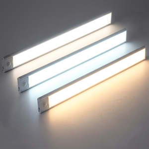 Luz LED Inteligente para Gabinete con Sensor, Material de Aluminio, Temperatura de Color y Brillo Ajustables, Carga Solar USB, 60cm, 6 vatios - Product Image 1