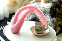 Sculpture en verre soufflé à la main rose, art abstrait en forme d'arche, design organique courbé, mascotte musicale, taille personnalisable pour maison moderne