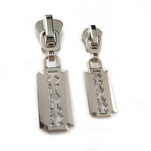 Accessoires de sacs de haute qualité fabriqués en Chine, tirette de fermeture éclair en métal sur mesure - Product Image 3