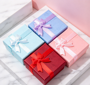 Caja de Dos Piezas Cuadrada de Papel Especial con Textura Multicolor, Hecha a Mano y Ecológica, con Cierre Magnético y Decoración de Satén - Product Image 3