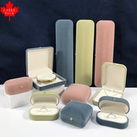 Boîte à bijoux en velours floqué Laire Wholesale avec fermoir doré, formes ovales et rectangulaires pour alliances - Origine Guangdong